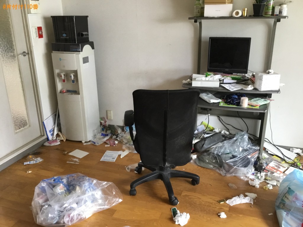 【神戸市兵庫区】ＰＣデスク、椅子の回収とハウスクリーニングご依頼